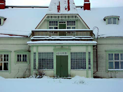 Kangasniemi, Finland - winter cottages zomerhuisjes - skandinavia - skiing, snowboarding, dogsleds, snow mobiles, trekking, fishing, swimming and sauna holidays - vacations in your own cottage in south east Finland - summer, fall, autumn, winter and spring at Penttil&auml; Gardens